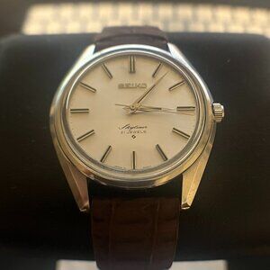 seiko skyliner 37mm hand-winding watch (vintage)